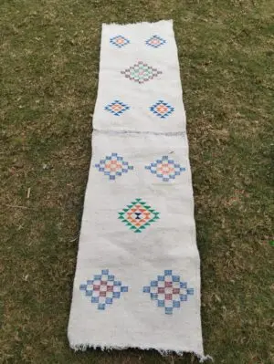 Tapis berbère à motifs géométriques